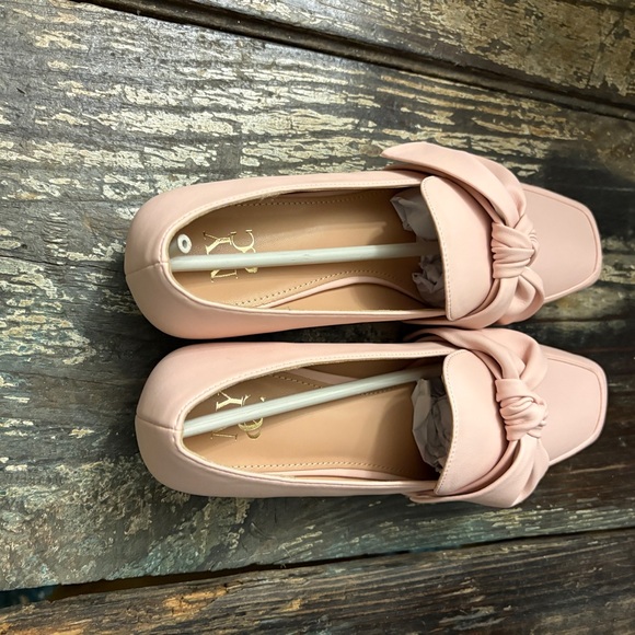 New York & Company Blush Bow Flats Loafers Size 7.5 NWT - Picture 5 of 6